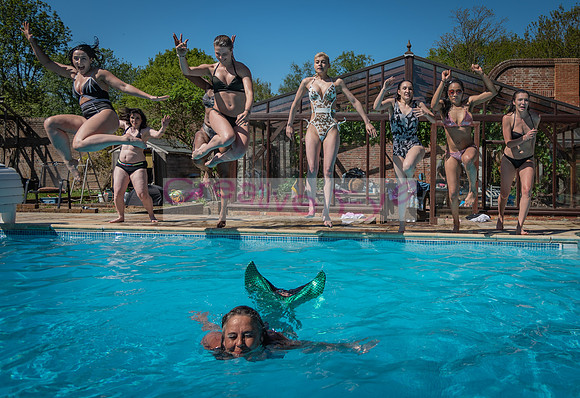 Tog-Lawrence_pooljump3