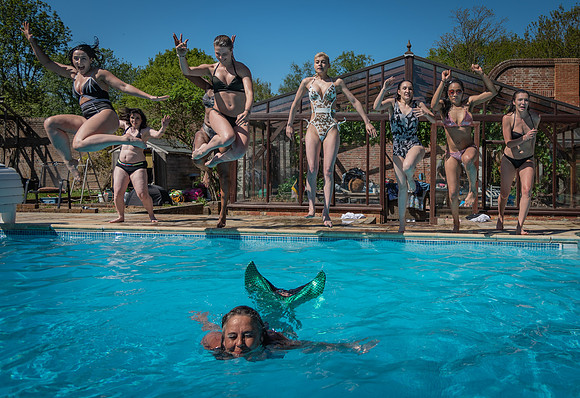 Tog-Lawrence_pooljump3