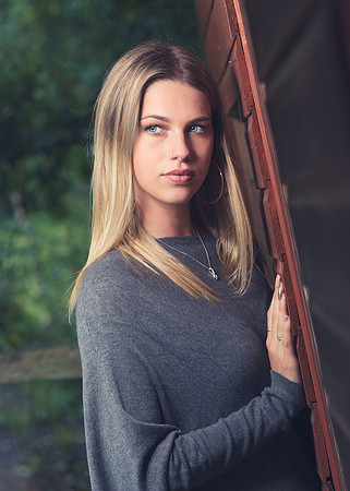 Laura (13)