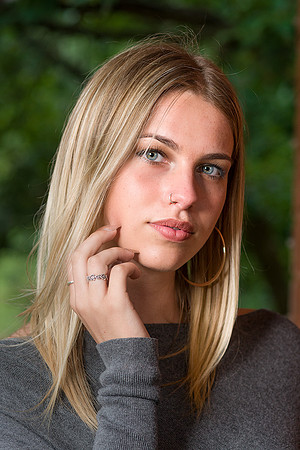 Laura (10)