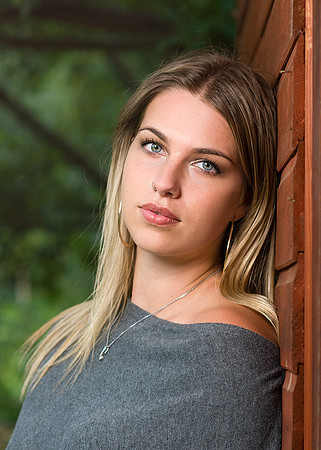 Laura (1)