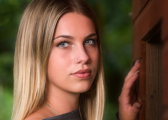 Laura (16)