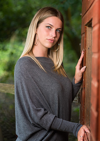 Laura (17)