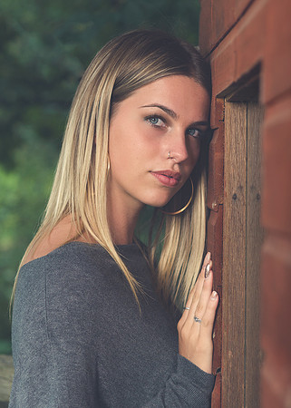 Laura (18)