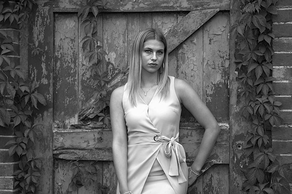 Anna-30